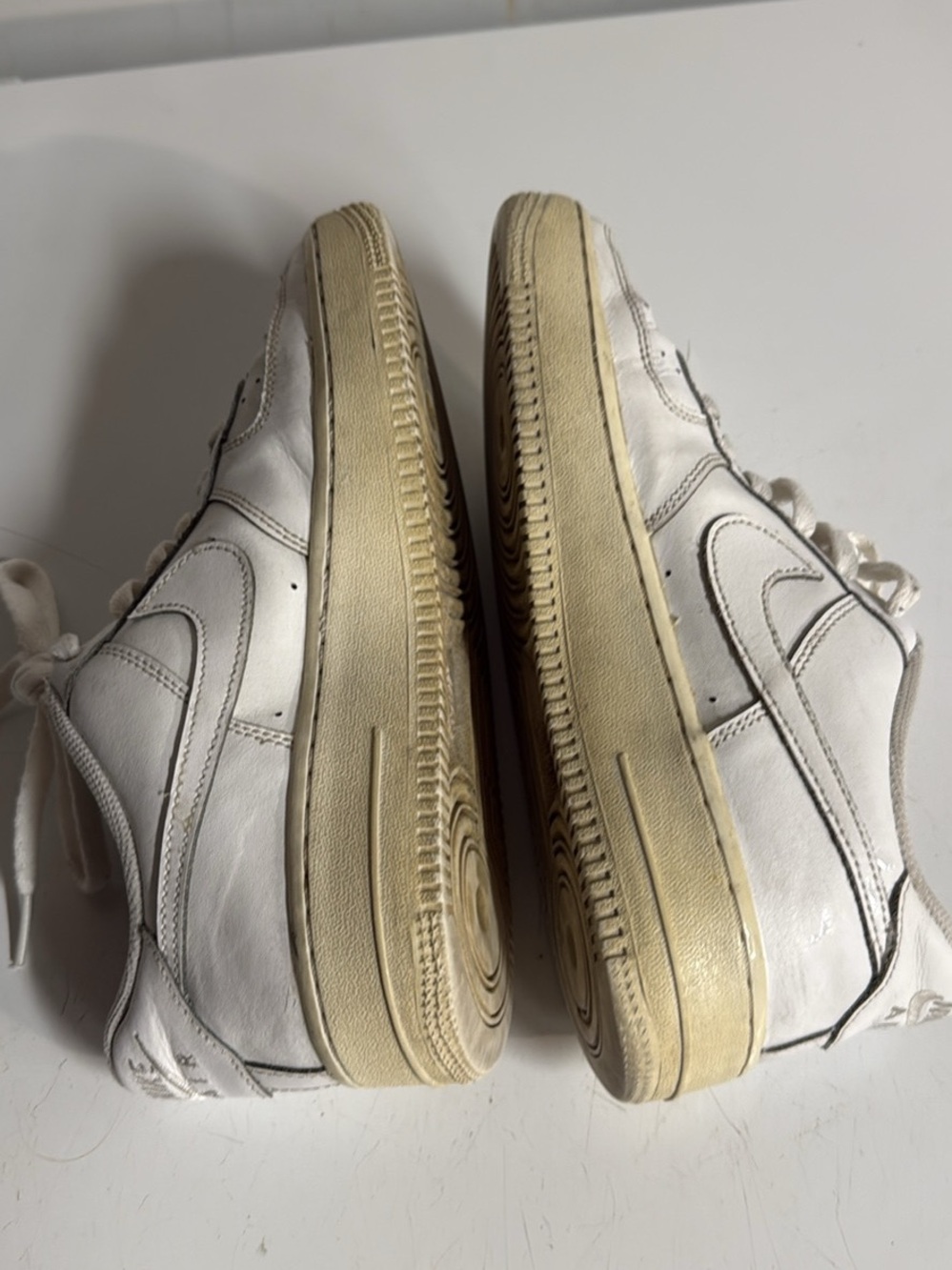 Kids White Leather Sneakers Nike Air Force size 6.5Y - Picture 3 of 4